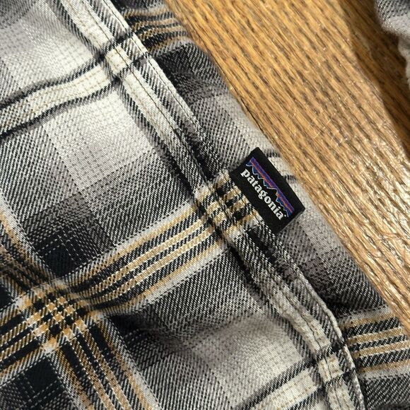 Patagonia Flannel Shirt Mens M Medium Lightweight Organic Cotton Plaid Hiking - Picture 7 of 12
